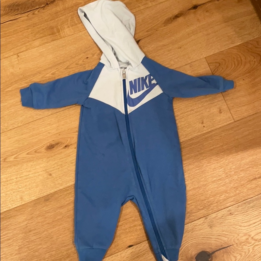 Nike sweatsuit